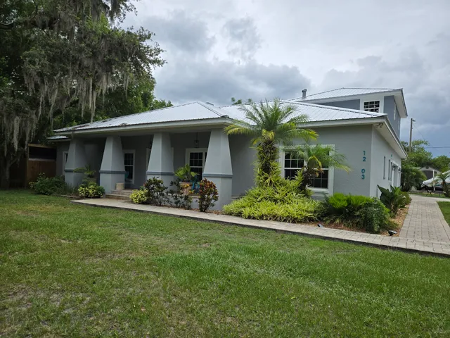 Casa Puente Mens Guest House