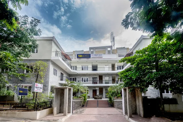 FabHotel Vibrant Jubilee Hills