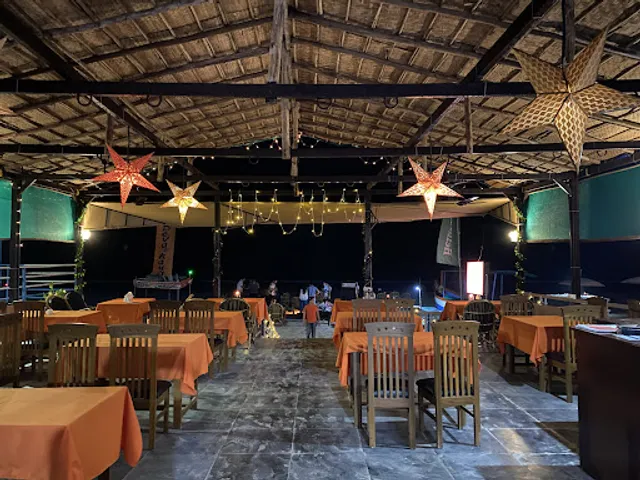 Chill Out Restaurant, bar & rooms (Jasmine)