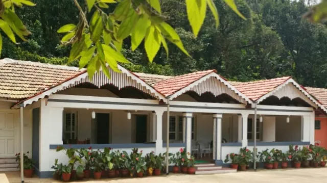 Serene Kottage - A Stay Amidst Nature