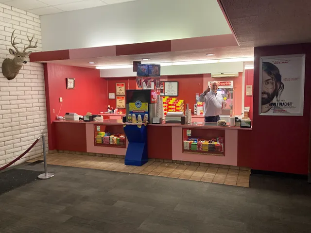 T & T Twin Theatres At The Plaza