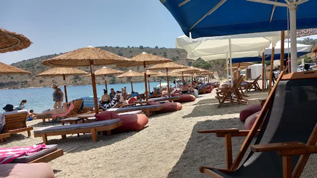 Kamares Beach Bar n Food