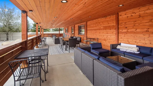 The View Cafe and Gifts