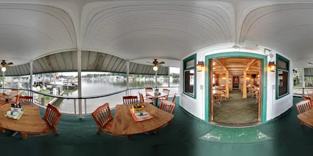 Idler Riverboat & Dockside