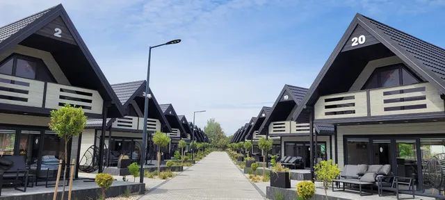 Niko Jeziorsko - Domki letniskowe Basen Sauna Jacuzzi DYSKOTEKA Restauracja Bary