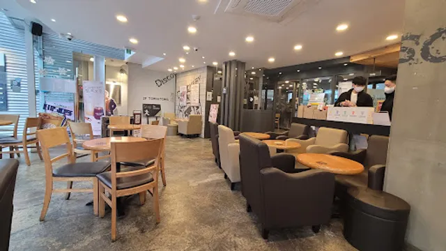 탐앤탐스 탐스커버리 도산로점