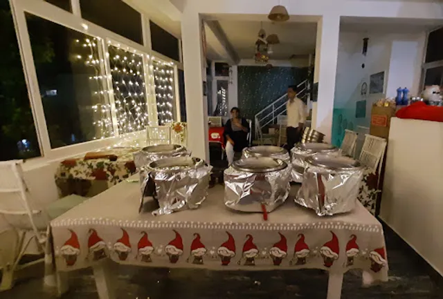 eli's kitchen.mahabs