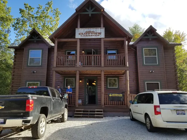 Cliffview Lakeside 12 Bedroom Luxury Lodge