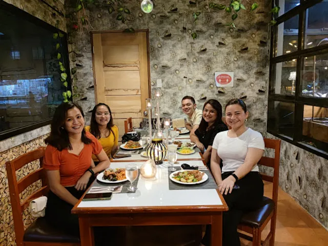 Cinci’s Bar and Restaurant