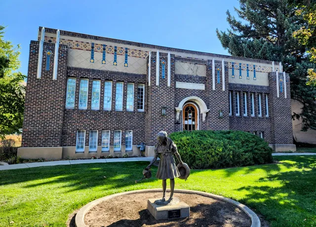 Daughters Of Utah Pioneer Museum-Historical Society