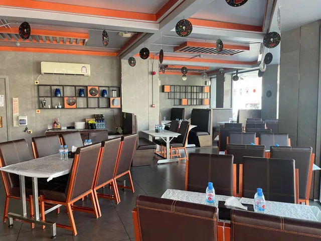 Rotana Restaurant - Al Nasr Street