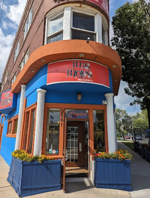 Mis Moles Restaurant