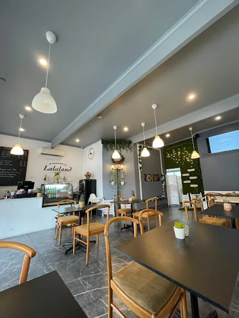 Lalaland Cafe and Korean Restaurant