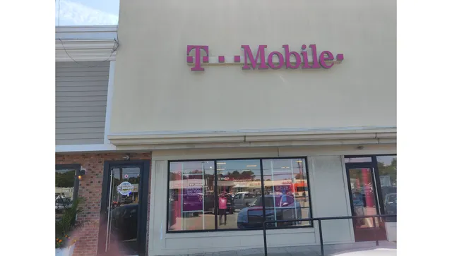 T-Mobile Authorized Retailer