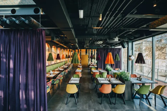 VakVarjú VarjúVár