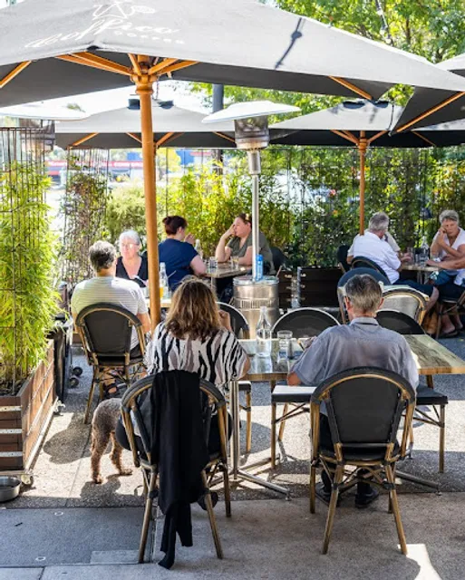 Montania Cafe - Bar - Restaurant