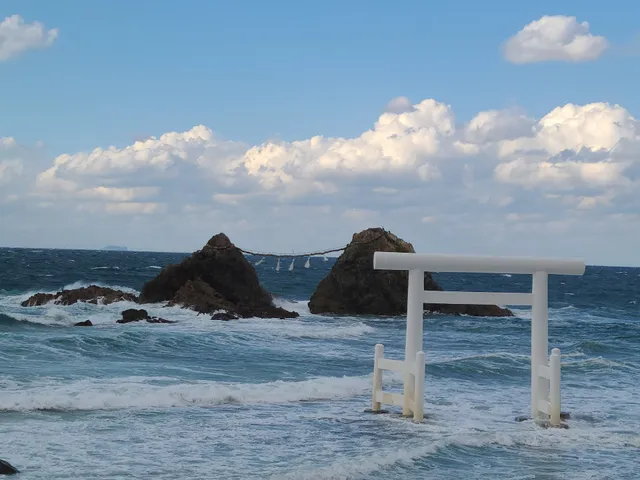 二見ヶ浦・夫婦岩前