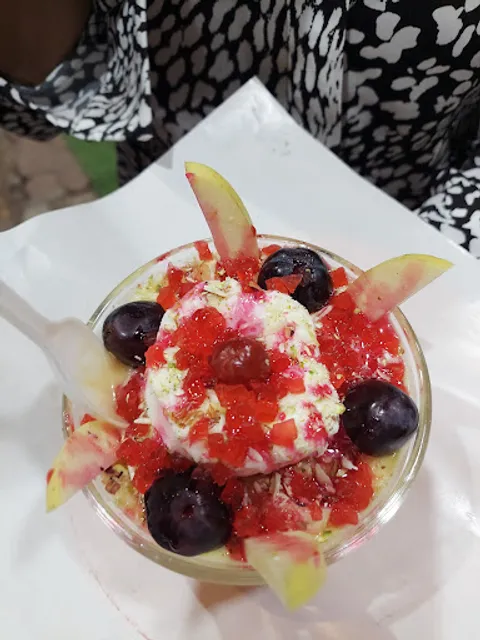 PRINCE CORNER Snack Juice And Ice Cream