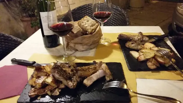 La Gallina Nera Pisa