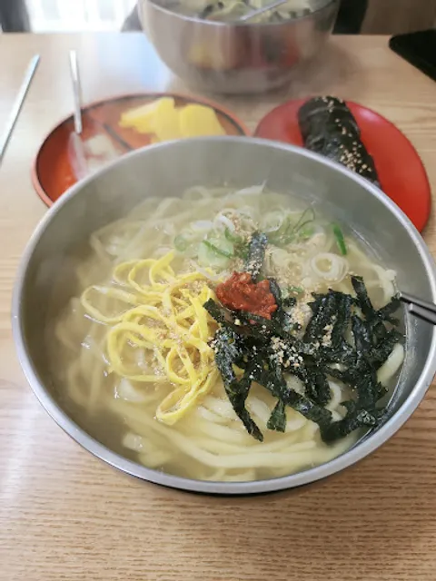 손칼국수전문점