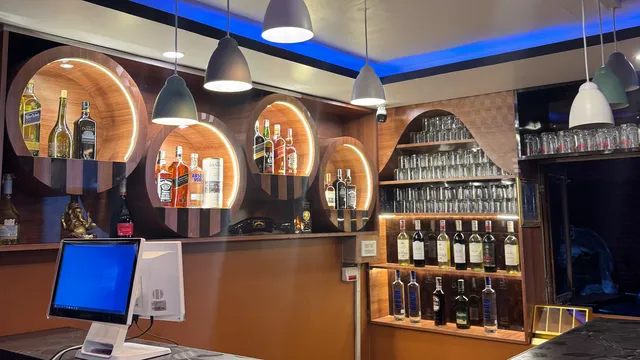 Roadhouse Bar and Restaurant