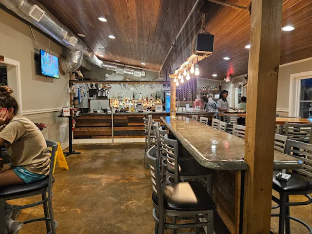 Castaway’s Seafood & Grill