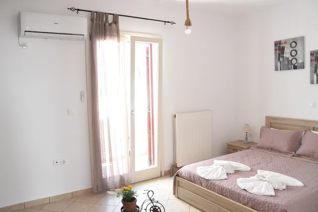 Little Yard Studios & Apartments