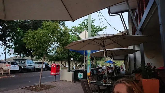 Barefoot Art Food Wine