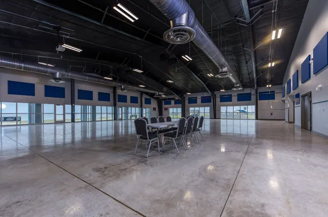 Fulton Convention Center - Paws & Taws