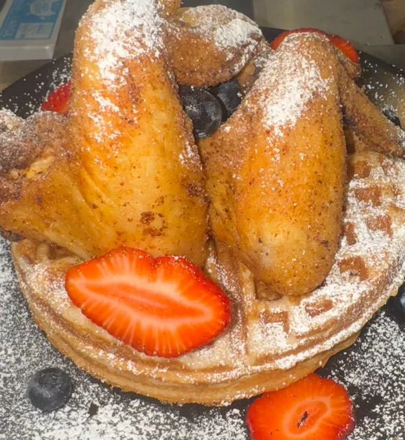 Plush Kitchen & Lounge