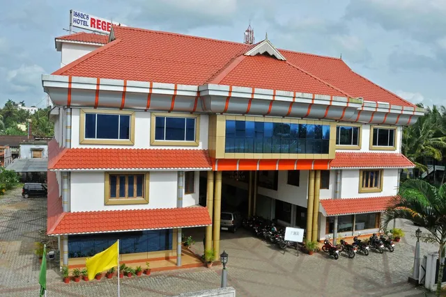 Issacs Hotel Regency