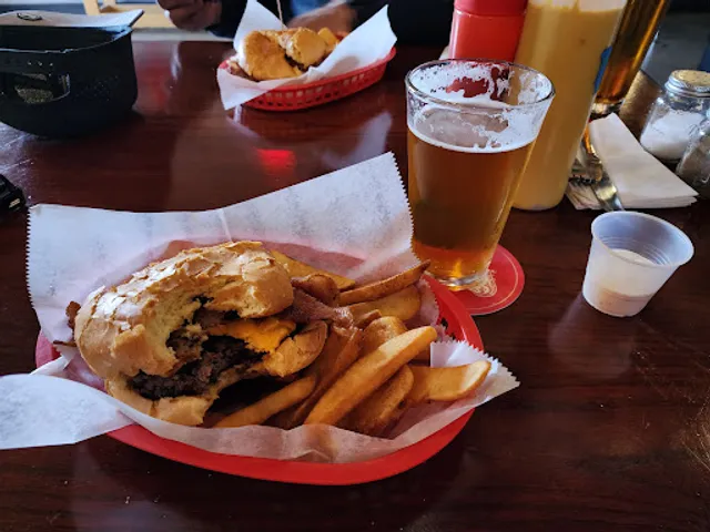 Lucky Johns Kitchen and Cocktails