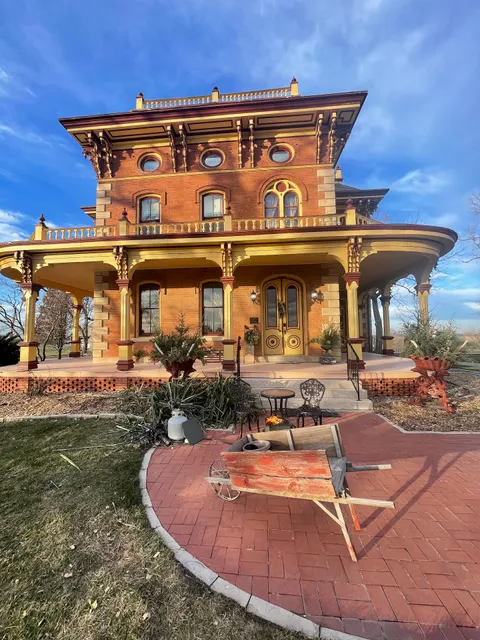 Pella Mansion Bed and Breakfast