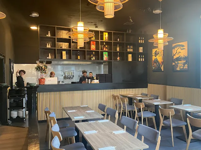 Lou's Noodles & Dimsum