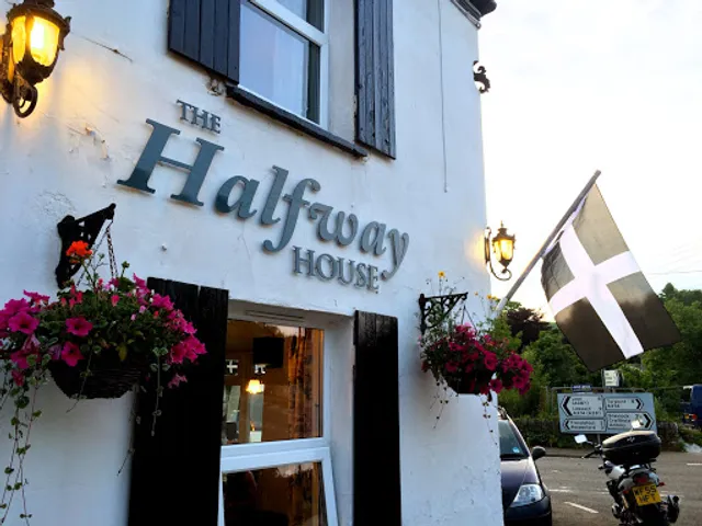 The Halfway House Pub and Kitchen