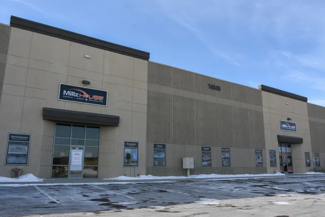 Millz House - Courts, Hoops & Recreation