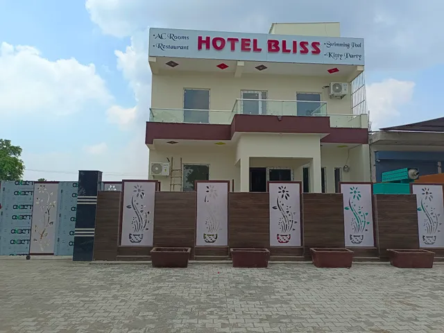 Hotel Bliss