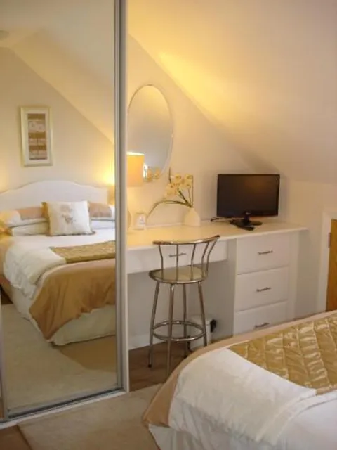 7A Waterfoot Apartment