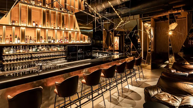 TIMELESS Luxury Lounge