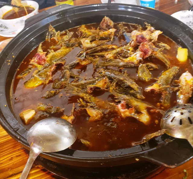 Jinhai Jiaoguanguan Silver Carp Hot Pot