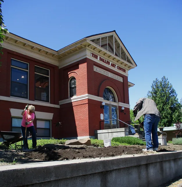 The Dalles Art Center