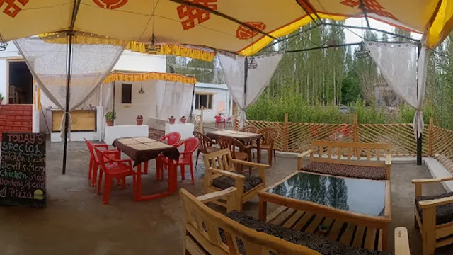 Dontang Restaurant and bar