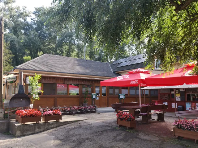 Tiszacsegei Halászcsárda és Panzió