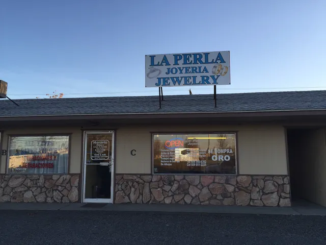 La Perla Jewelry/Joyeria La Perla