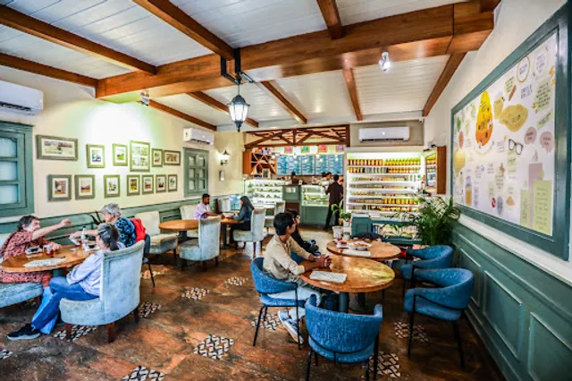 Cafe Honey Hut - Laxman Jhula Rishikesh