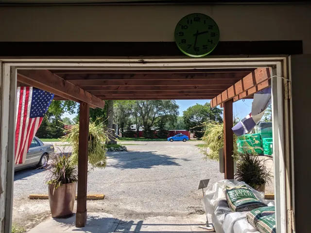 Pine's Garden & Market