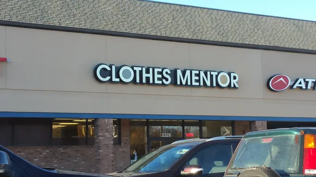 Clothes Mentor Springfield, IL