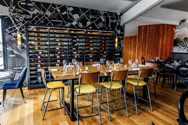 Bistrot LE PRADEILLES ( restaurant du Château de la Tour )