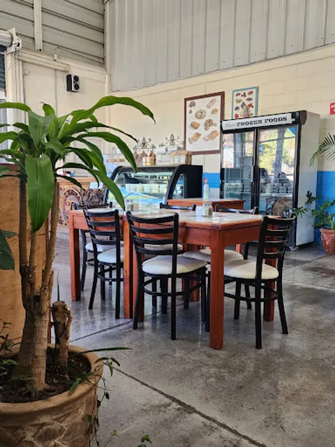 Mom's Deli and Restaurant