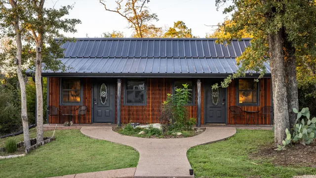 Nicole Creek Cabins and RV Park